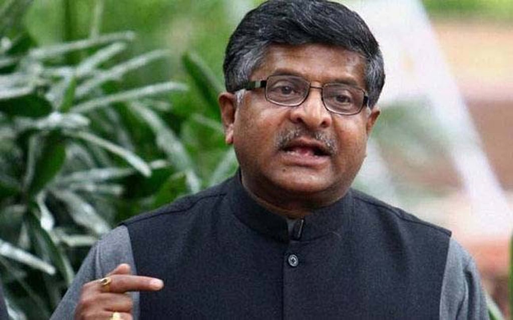 Bihar: Ravi Shankar Prasad, RK Sinha supporters clash at Patna airport