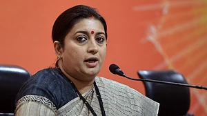 Journalists slam Smriti Irani’s attempt to muzzle media