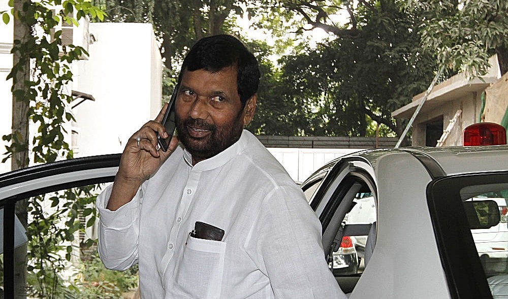Paswan: Ordinances planned for quota in promotion, restoring SC/ST Act