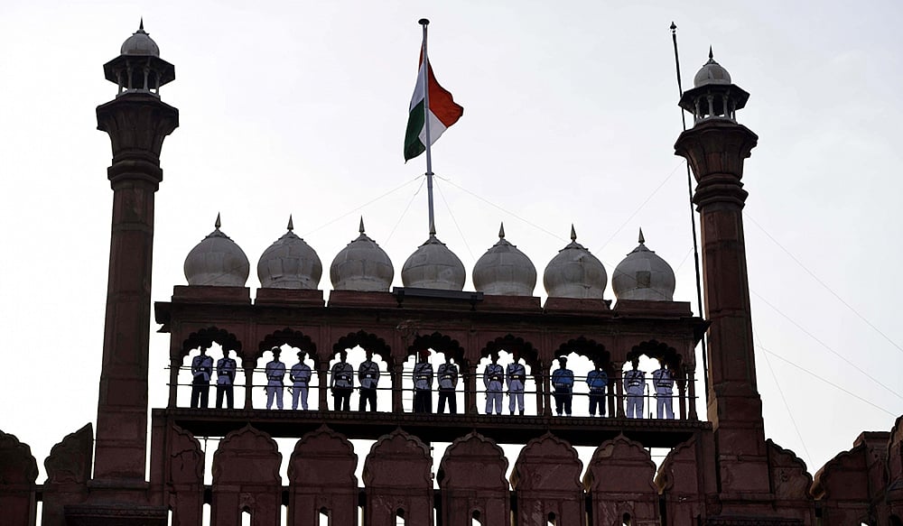 Opposition, Shiv Sena slam BJP on “bartering away” Red Fort