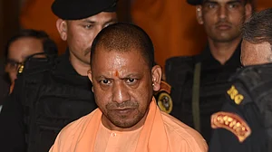 Criminals beat up police in Yogi Adityanath’s Encounter Pradesh