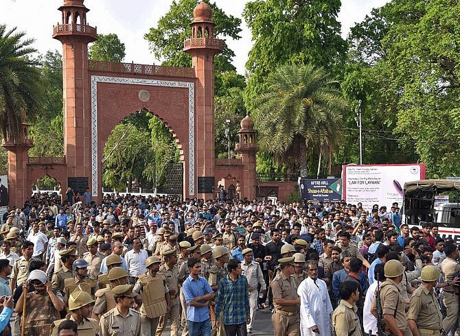 Hamid Ansari, Jinnah’s portrait and intimidation of AMU 