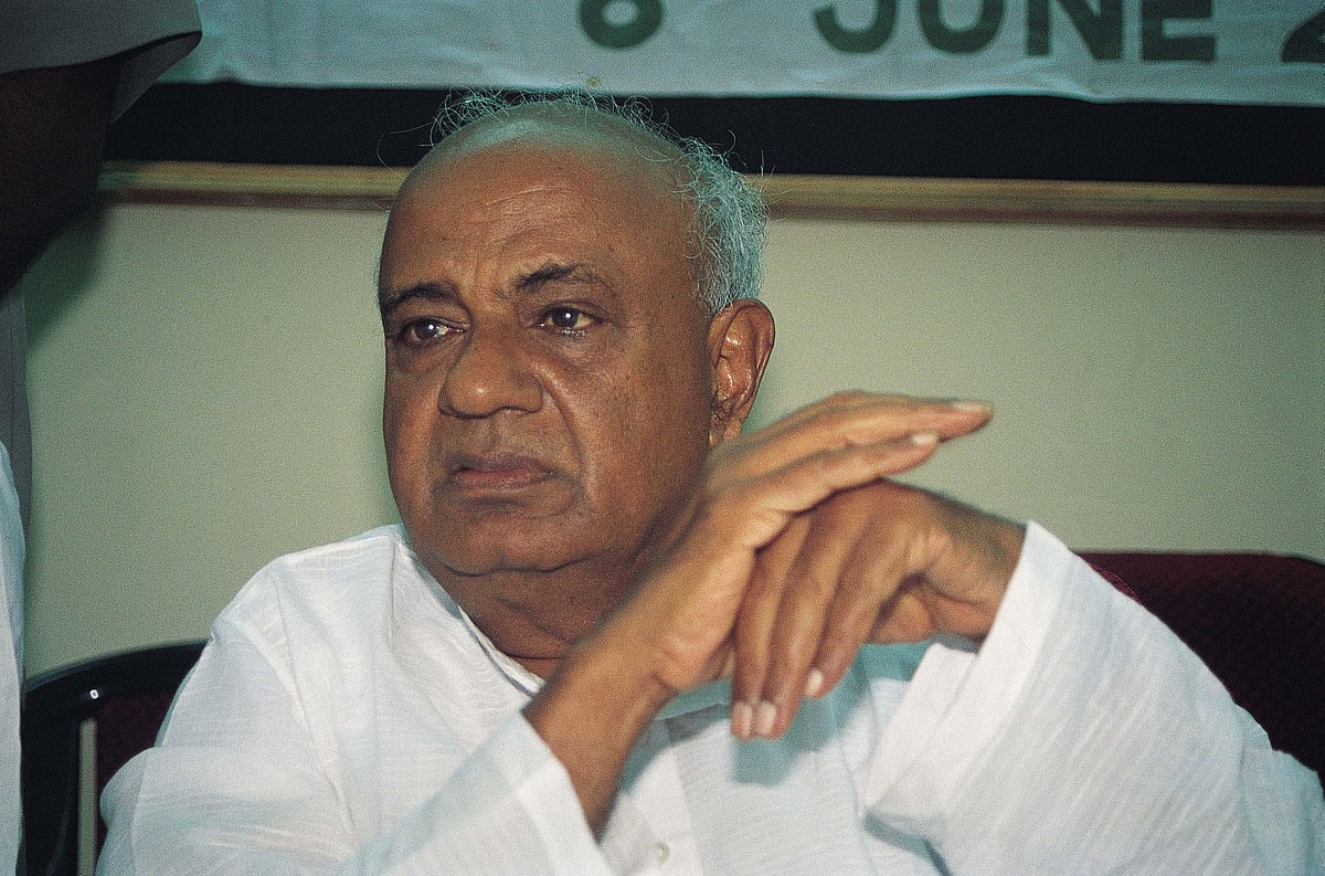 Farmers, labourers reeling under lockdown woes: Deve Gowda