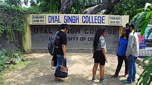 Dyal Singh College holds prize distribution function in changed name