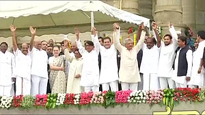United in Victory: Opposition joins hands at Kumaraswamy’s swearing in