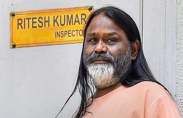 Daati Maharaj held for praying at temple amidst lockdown; gets bail  