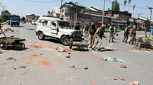 Series of grenade attacks in Srinagar, eight injured