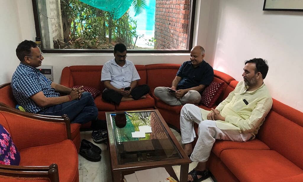 Arvind Kejriwal, a master of playing to the gallery, is at it again