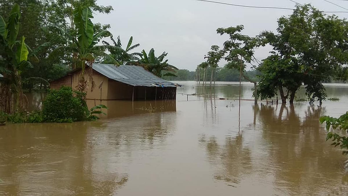 Assam floods affect over 4 lakh, situation grim