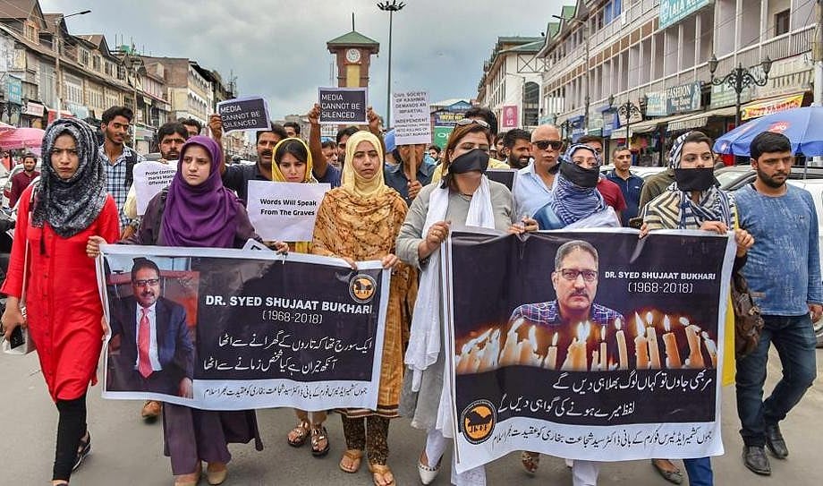 Two Kashmiris, one Pakistani killed Shujaat Bukhari, says report