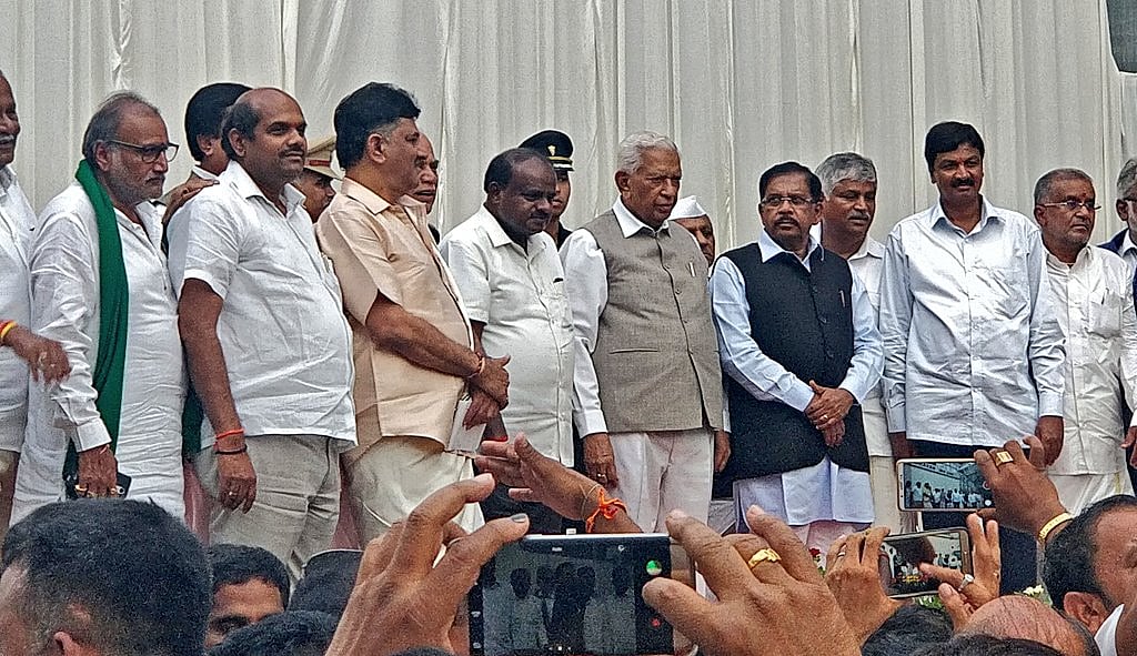 Karnataka: 25 ministers sworn into HD Kumaraswamy’s cabinet 