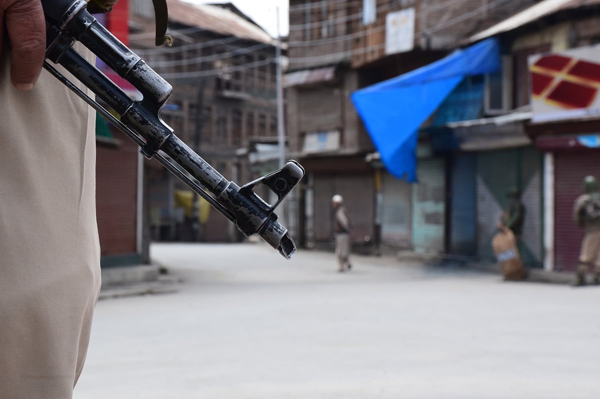 Govt ends unilateral Ramzan truce; 2 militants killed in Kashmir  