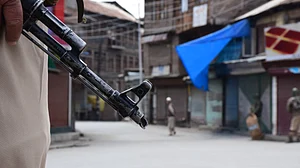 Govt ends unilateral Ramzan truce; 2 militants killed in Kashmir