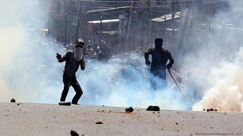 Indian Kashmir government collapses