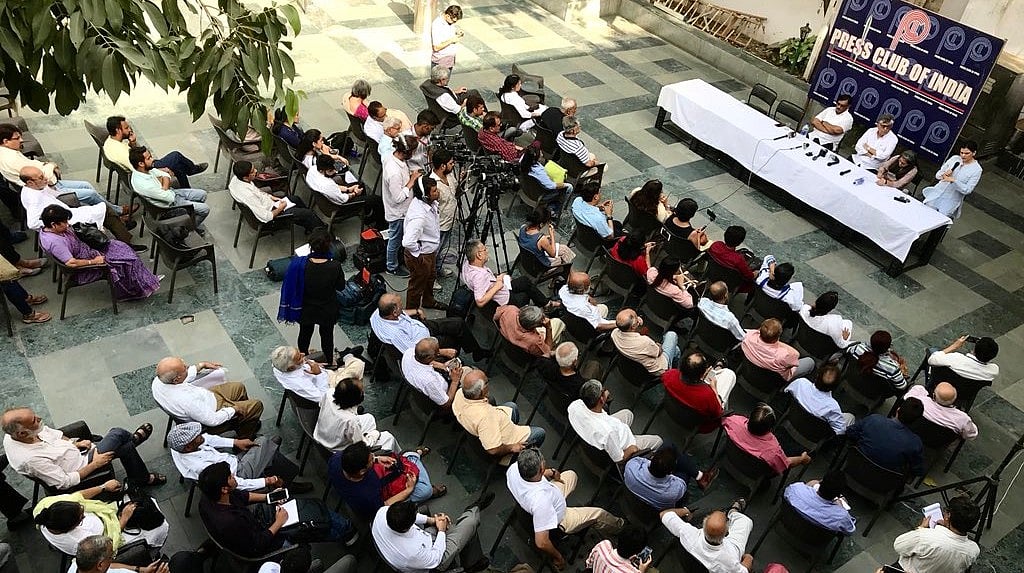 “Reckless TV, social media” panned at condolence meet for Shujaat Bukhari