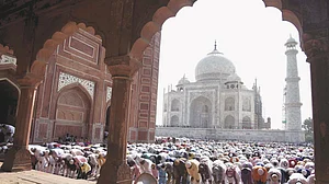 SC bans outsiders from offering namaz in Taj mosque