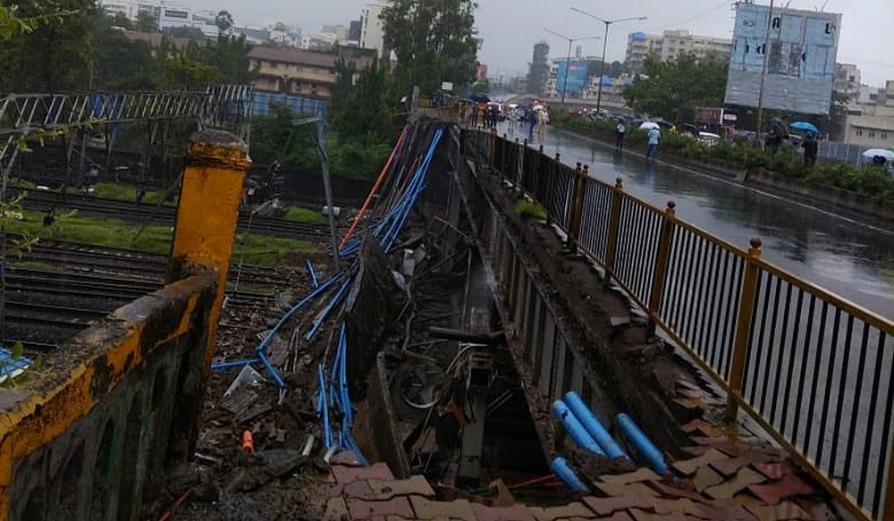 Mumbai: Road overbridge  crashes on rail tracks in Andheri; 6 injured  