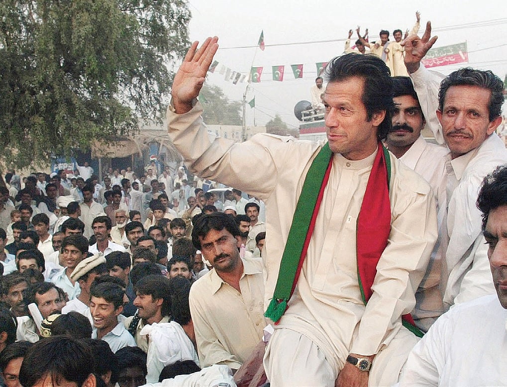 Why army backs Imran Khan and dumps Sharif