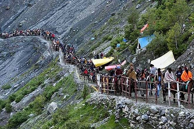 2,203 pilgrims leave for Amarnath  