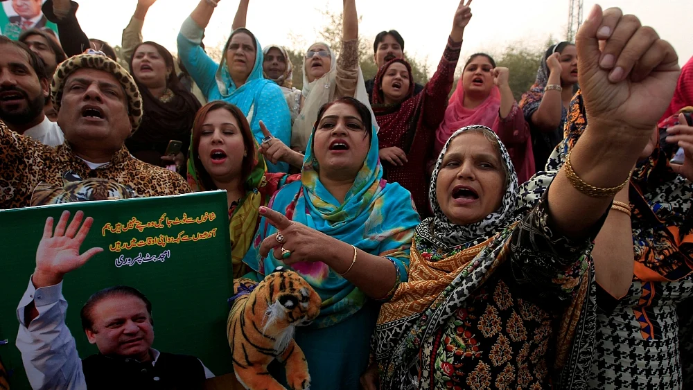 Despite generals and judges, Nawaz Sharif popular with millions