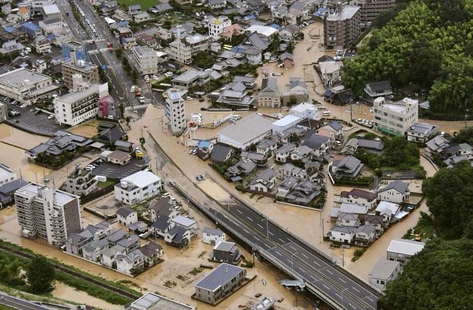 Japan floods: Death toll  rises to 141 