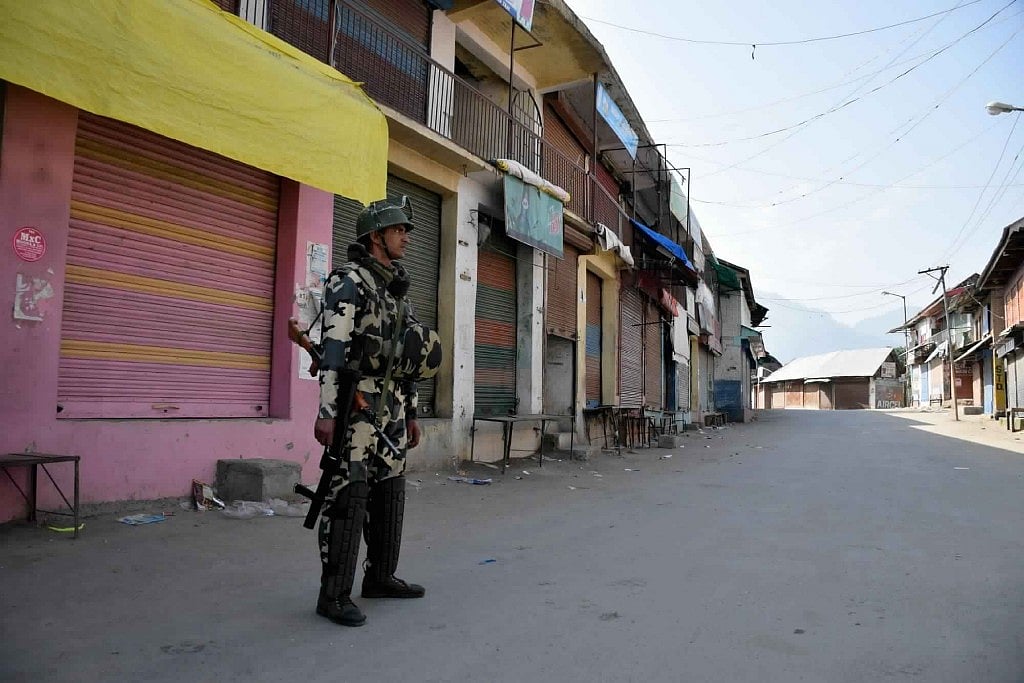  Kashmir Valley mostly calm amid restrictions