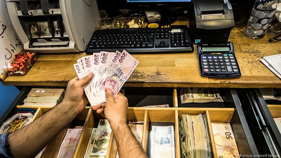 With the Turkish lira suffering, foreign tourists in Istanbul are paying with either euros or US dollars