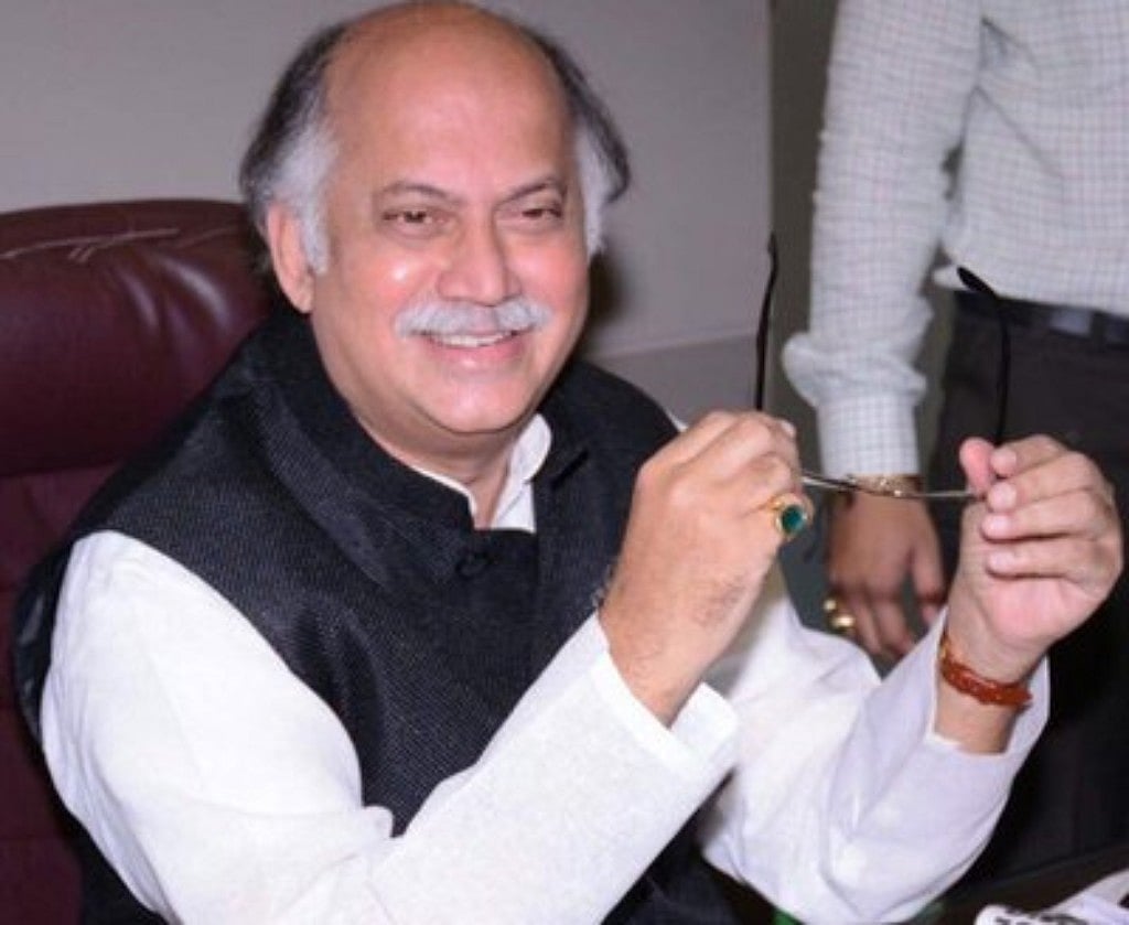 Senior Congress leader Gurudas Kamat dies aged 63, tributes pour in