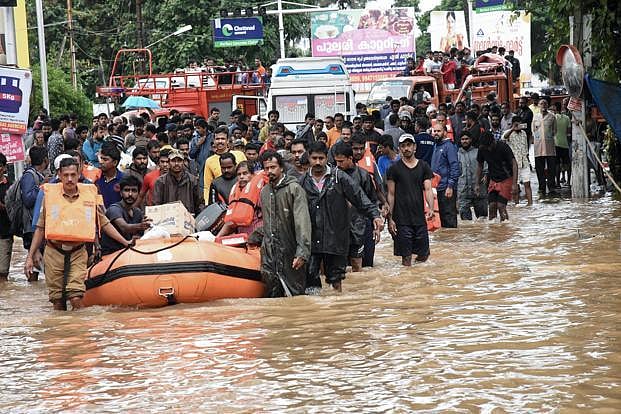 Kerala Floods: Hundreds of stranded people reach Kolkata in a special train 