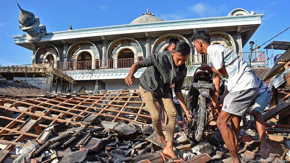 Death toll rises sharply in Indonesian earthquake (DW Photo)