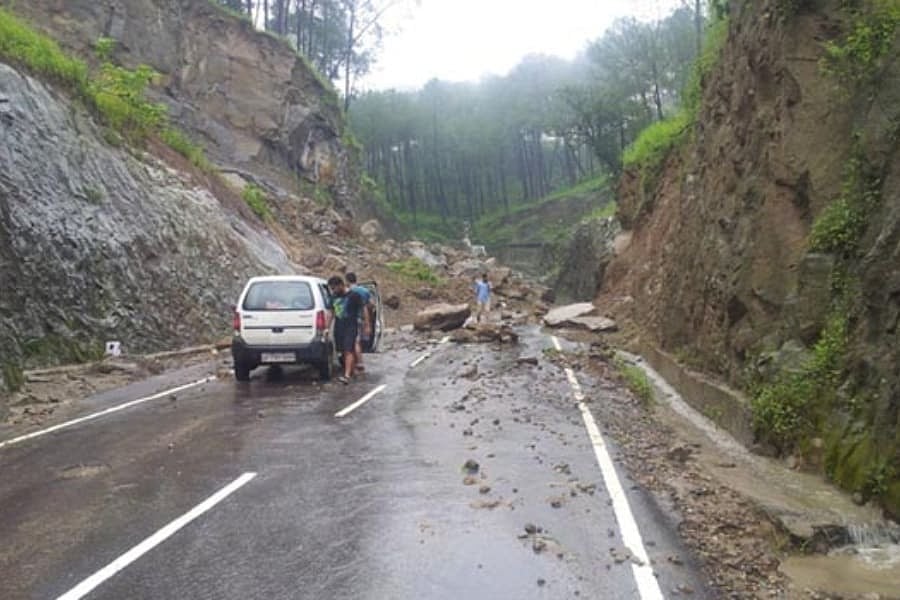 Himachal: Heavy rains, landslides across state, 5 die; tourists warned