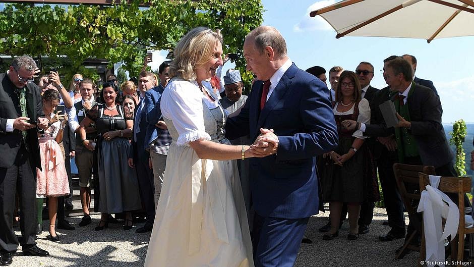 Russian President Vladimir Putin danced arm-in-arm with Austria’s foreign minister, Karin Kneissl, at her wedding on Saturday, August 18