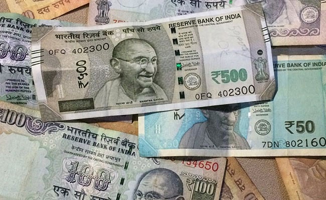 Rupee hits fresh record low