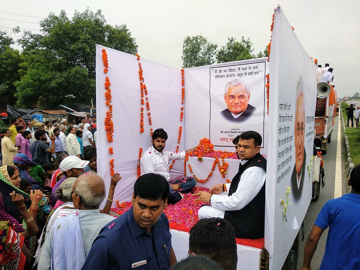 BJP MLA stops cops  from arresting criminal  at Vajpayee’s last rites yatra