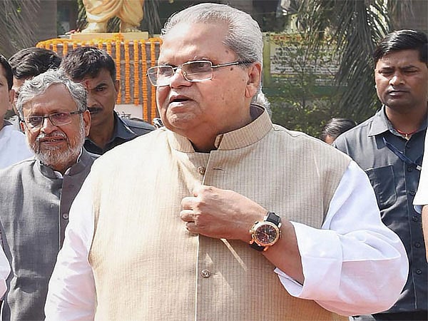 Governor Malik cuts a sorry figure even as BJP is outwitted in J&K