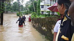 Shashi Tharoor anguished by scant media coverage of Kerala floods
