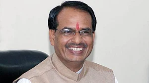 Madhya Pradesh: Black flags and stones welcome Shivraj Singh Chouhan at Sidhi