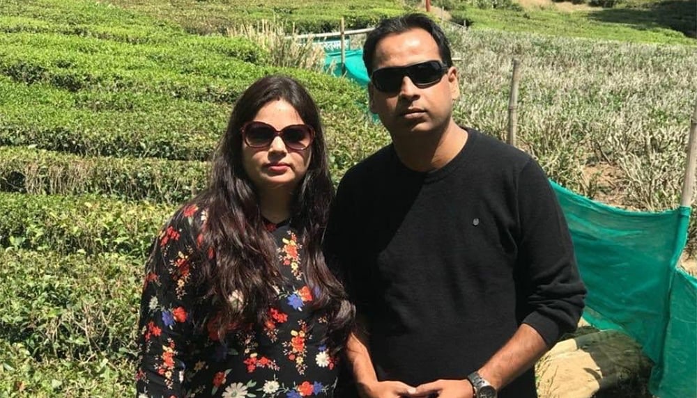 UP cop, while standing tall, claims  that Vivek Tiwari drove over him 3 times