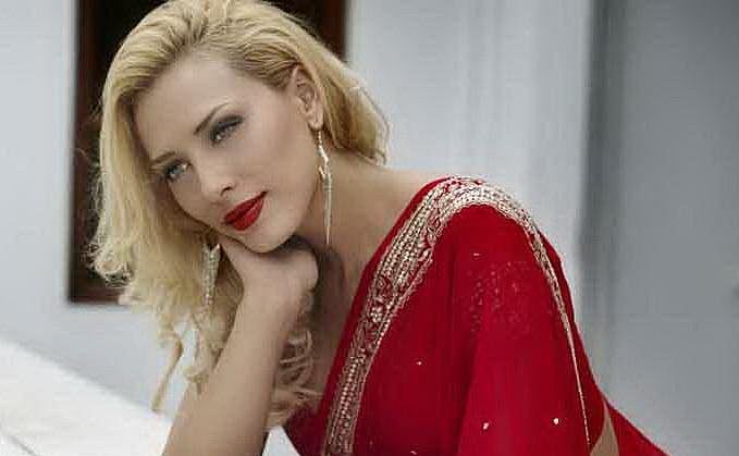 Salman Khan’s alleged girlfriend Lulia Vântur finally signs Hindi film