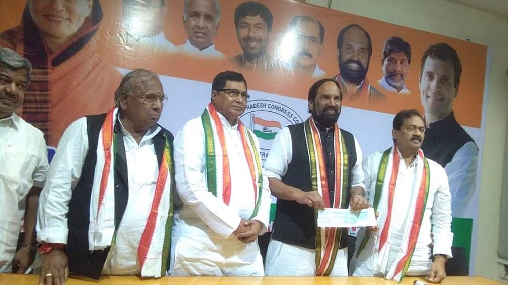 State Congress president Uttam Kumar Reddy (second from right) with other Telangana Congress leaders (file photo)