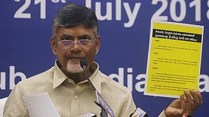 Maharashtra police ordered to arrest Andhra CM Chandrababu Naidu