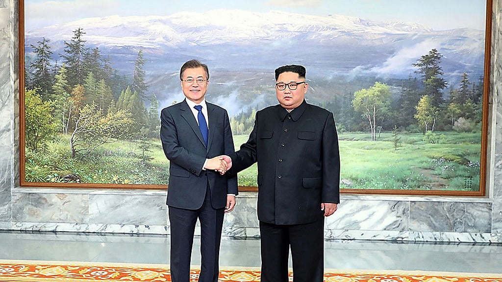 Kim Jong Un with Moon Jae-in
