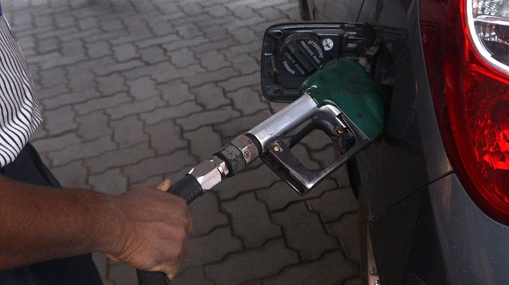 Petrol price crosses ₹90 per litre in Mumbai; even higher elsewhere in Maharashtra