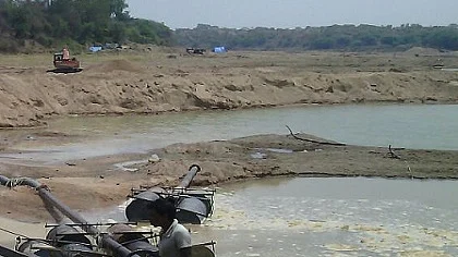 Illegal sand mining: Tractor driver held for killing MP forest officer