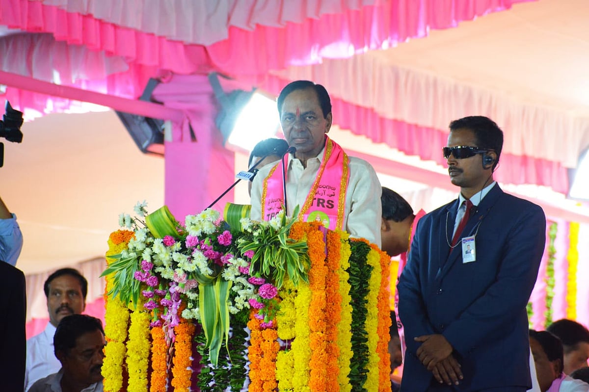 2019 poll alliances: Telangana CM KCR keeps his options open