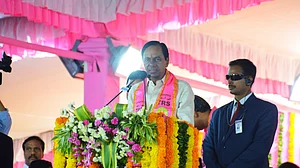 2019 poll alliances: Telangana CM KCR keeps his options open