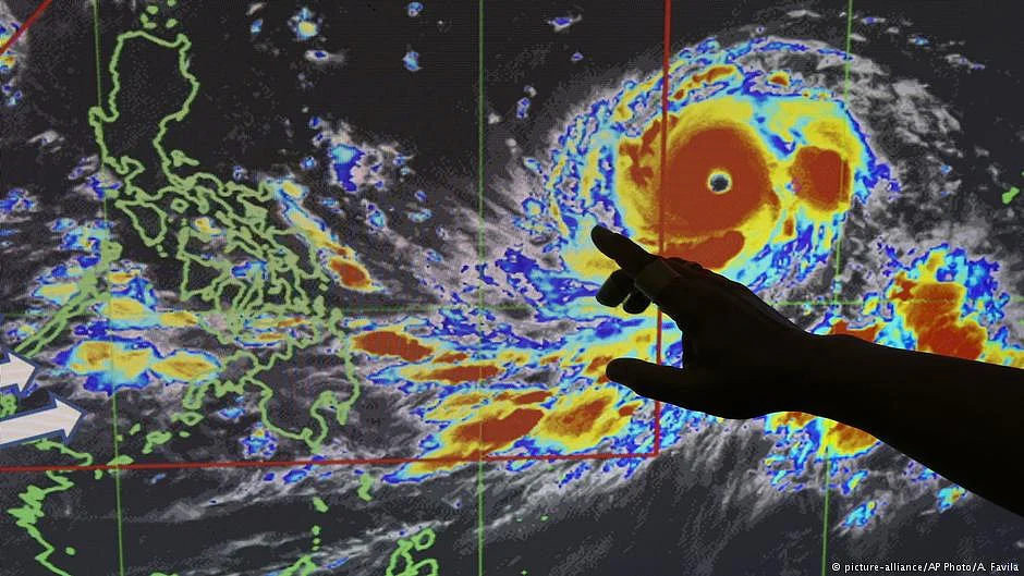 Monster typhoon Mangkhut races towards the Philippines, south China