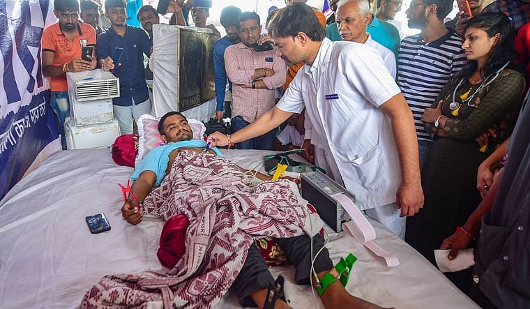 Patidar leader Hardik Patel gives up water 