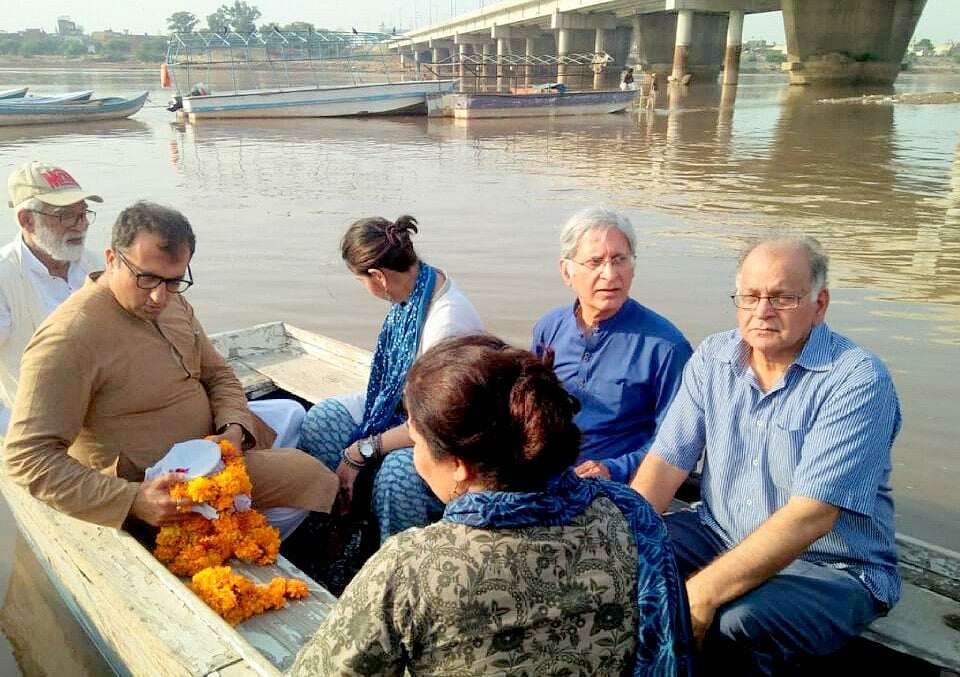 Kuldip Nayar’s final journey across the Wagah border