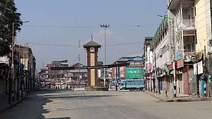 J&K municipal polls: Kashmir valley wears deserted look, long queues of voters in Jammu